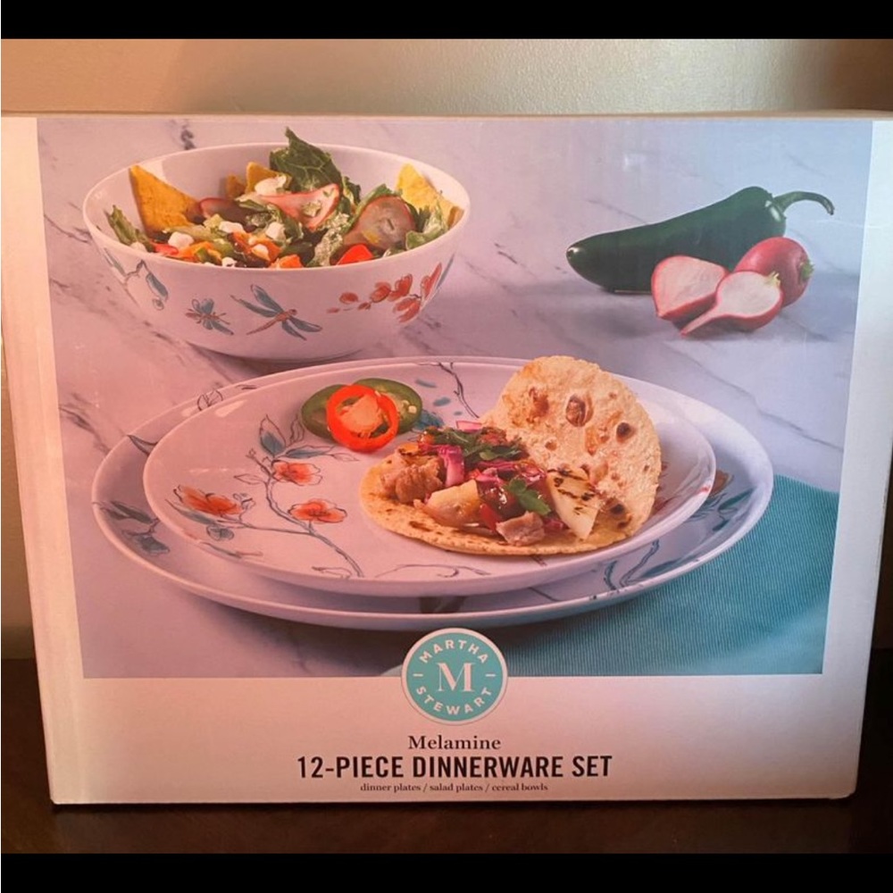 Martha’s Stewart 12 piece Dinnerware Set